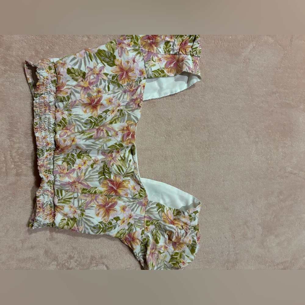Tropical patterned top